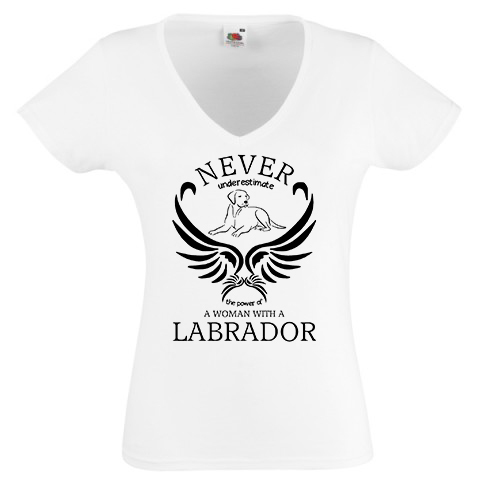 T-shirt DE LUXE 'Never underestimate the power' (vrouwen)